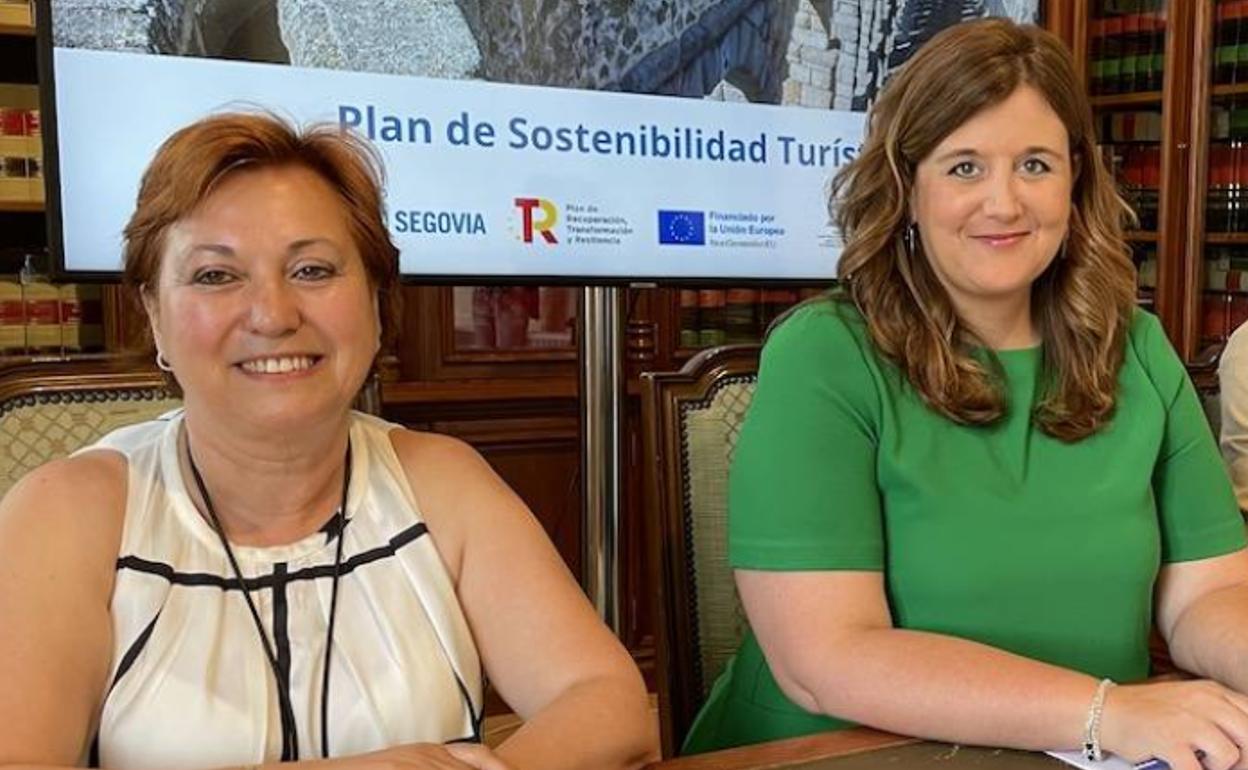 Fuencisla Yagüe y Clara Martín.
