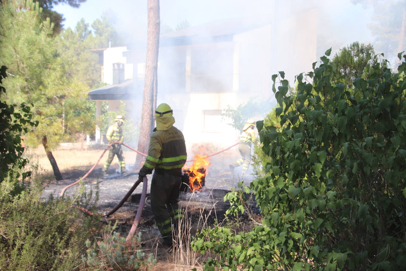 Imagen del incendio declarado en Cuéllar.