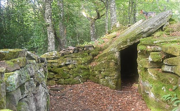 Chozo Tonino, refugio de maquis tras la Guerra Civil. 