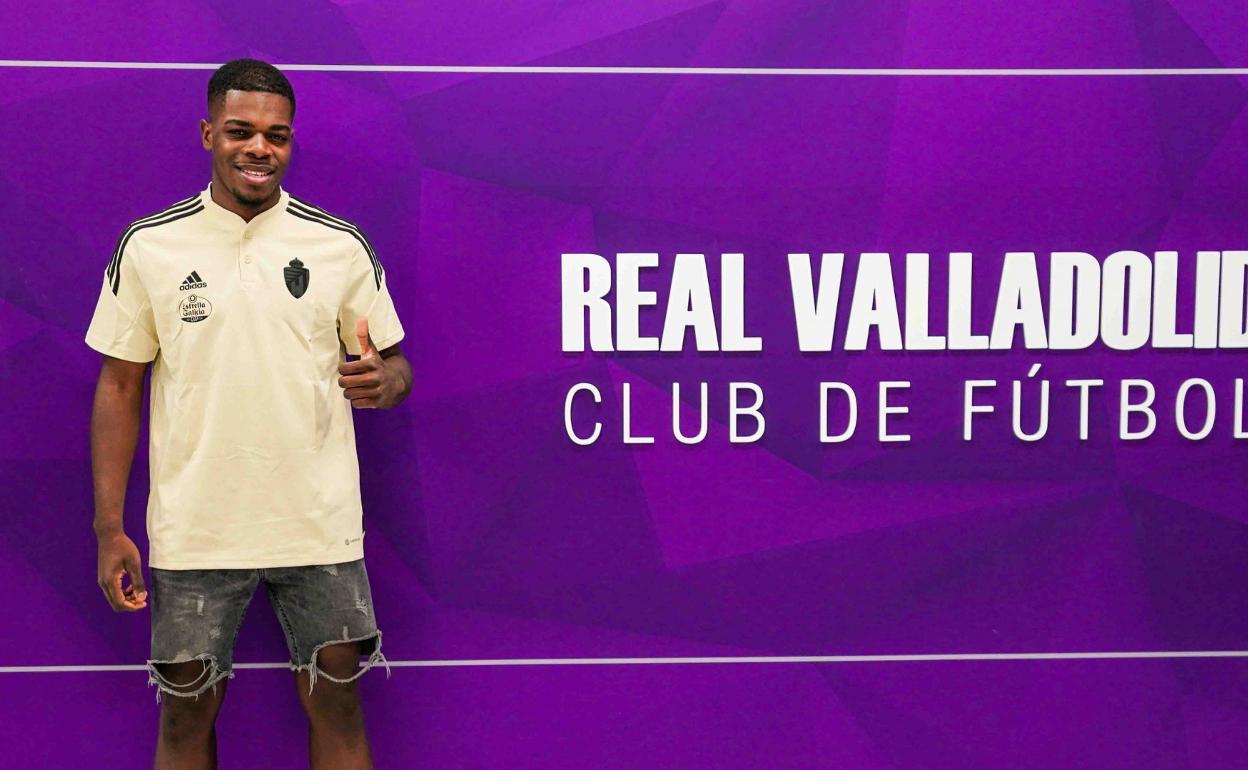 Iván Cédric Bikoue Embolo, nuevo delantero para el Valladolid Promesas. 