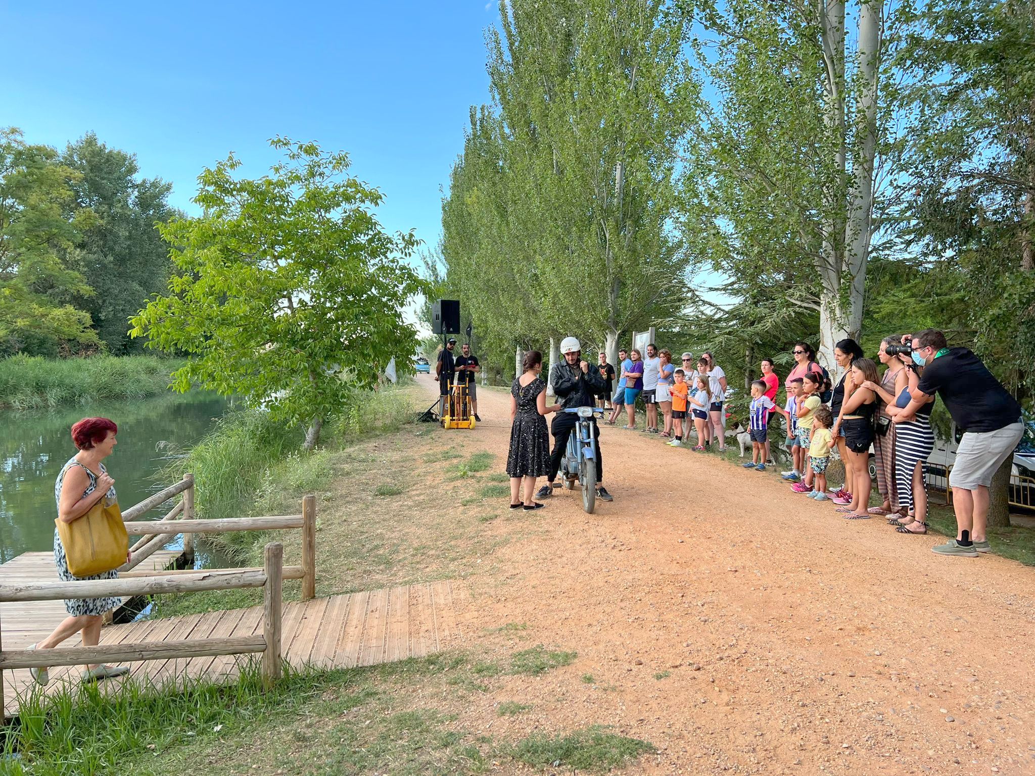 El Canal de Castilla fue el marco para la ruta teatralizada celebrada en Villamuriel de Cerrato