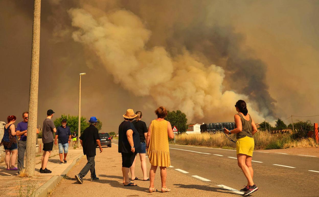 El incendio forestal de Monsagro en Salamanca baja a nivel cero 18 días después