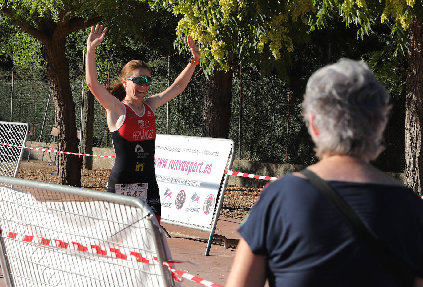 Fotos: Sergio Correa y Laura Fernández vuelan en el Triatlón de Piña