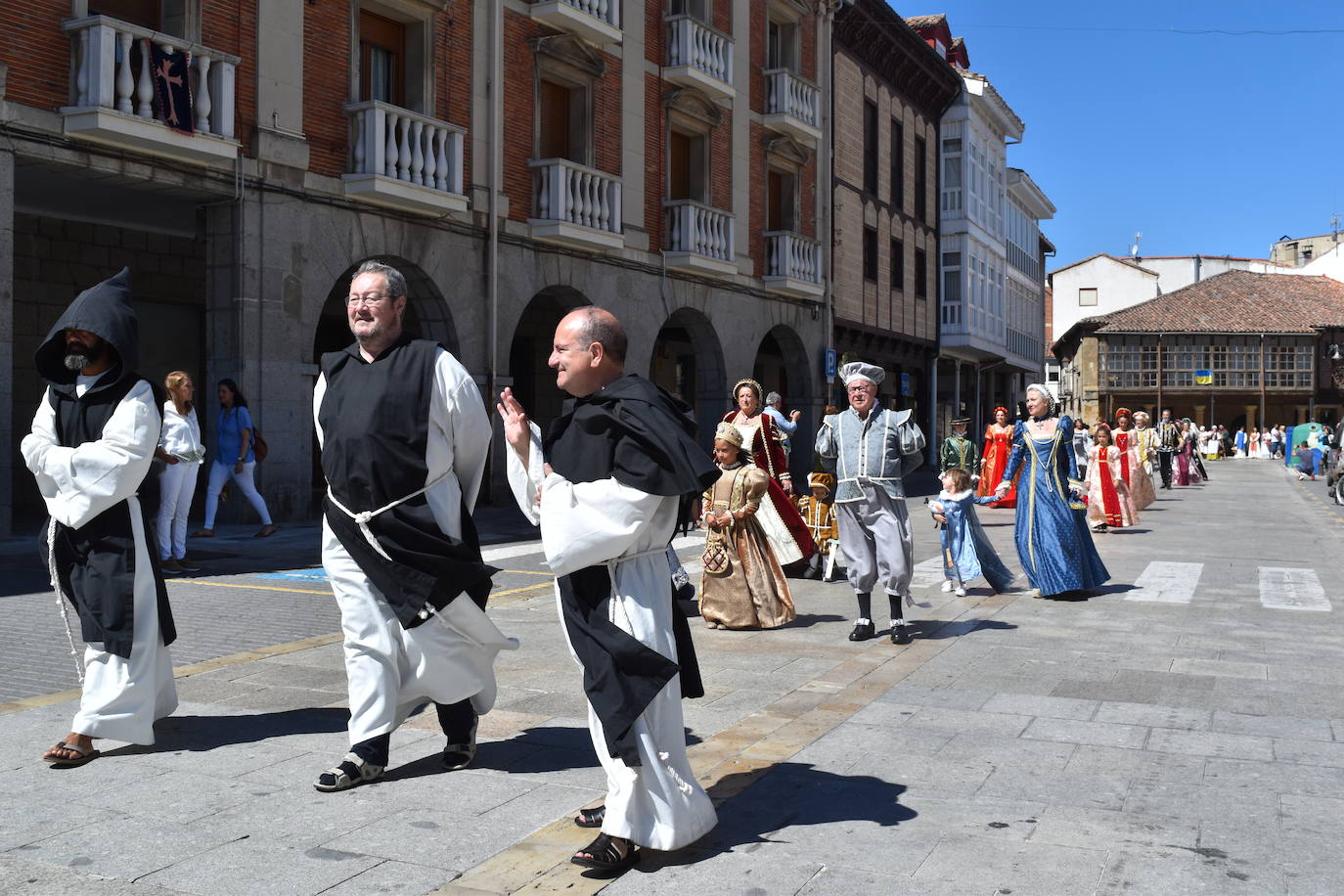 El 29 de julio de 1522 el monarca visitó la villa norteña y fue recibido por el Marqués de Aguilar y su esposa. 