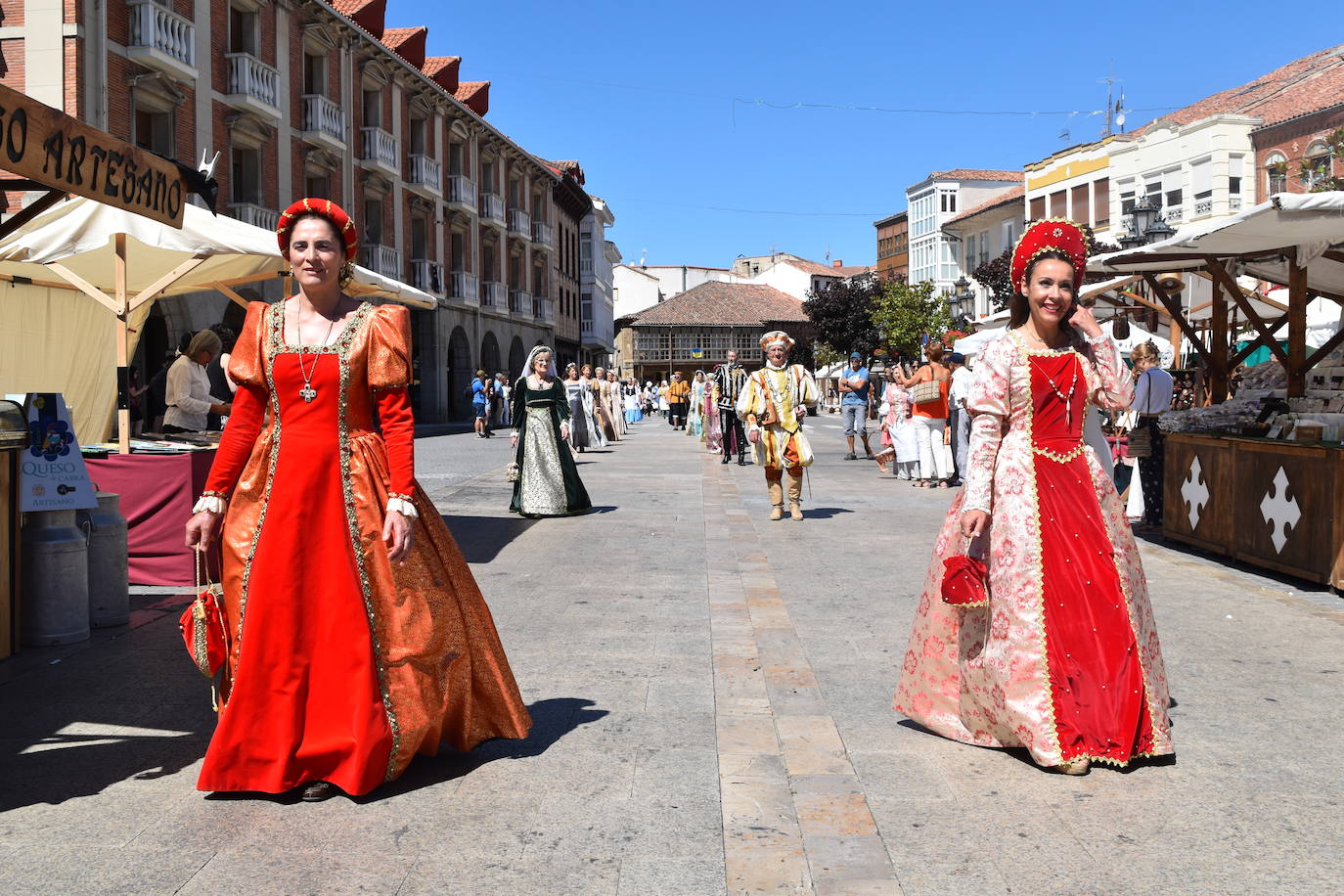 El 29 de julio de 1522 el monarca visitó la villa norteña y fue recibido por el Marqués de Aguilar y su esposa. 