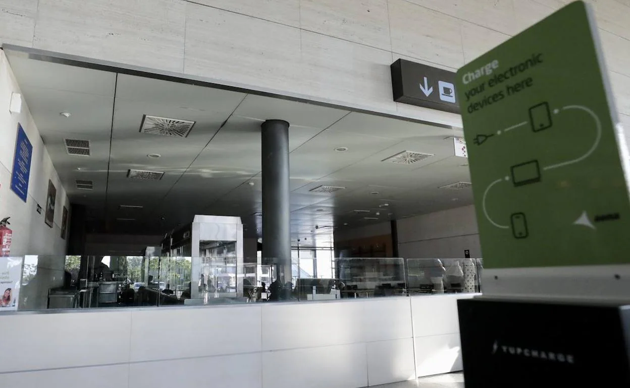 Valladolid: Dos años sin cafetería en el aeropuerto de Villanubla, y el  café de máquina a partir de 1,40 euros | El Norte de Castilla