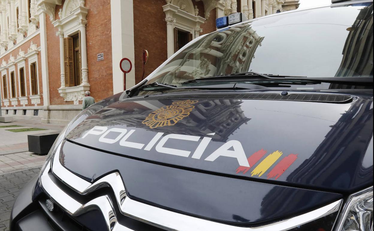 Roban en tres viviendas de la misma planta en un edificio de la calle Pintor Oliva de Palencia
