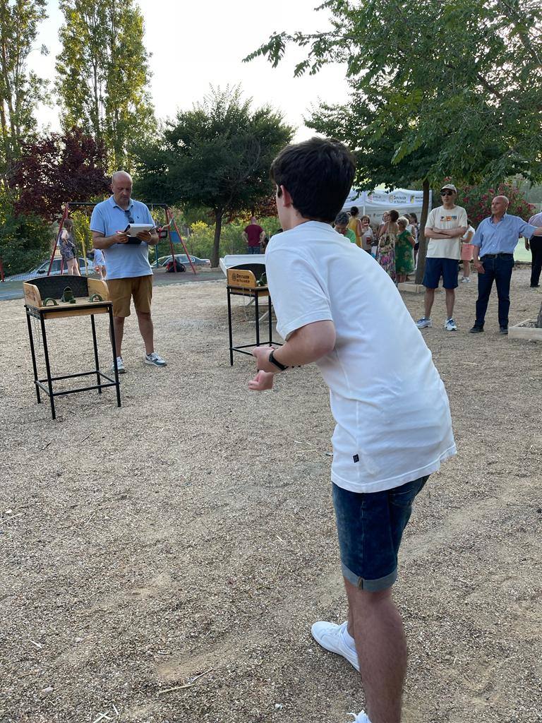 Imagen secundaria 2 - Distintos momentos de la fiesta de la Mancomunidad celebrada en Velilla 