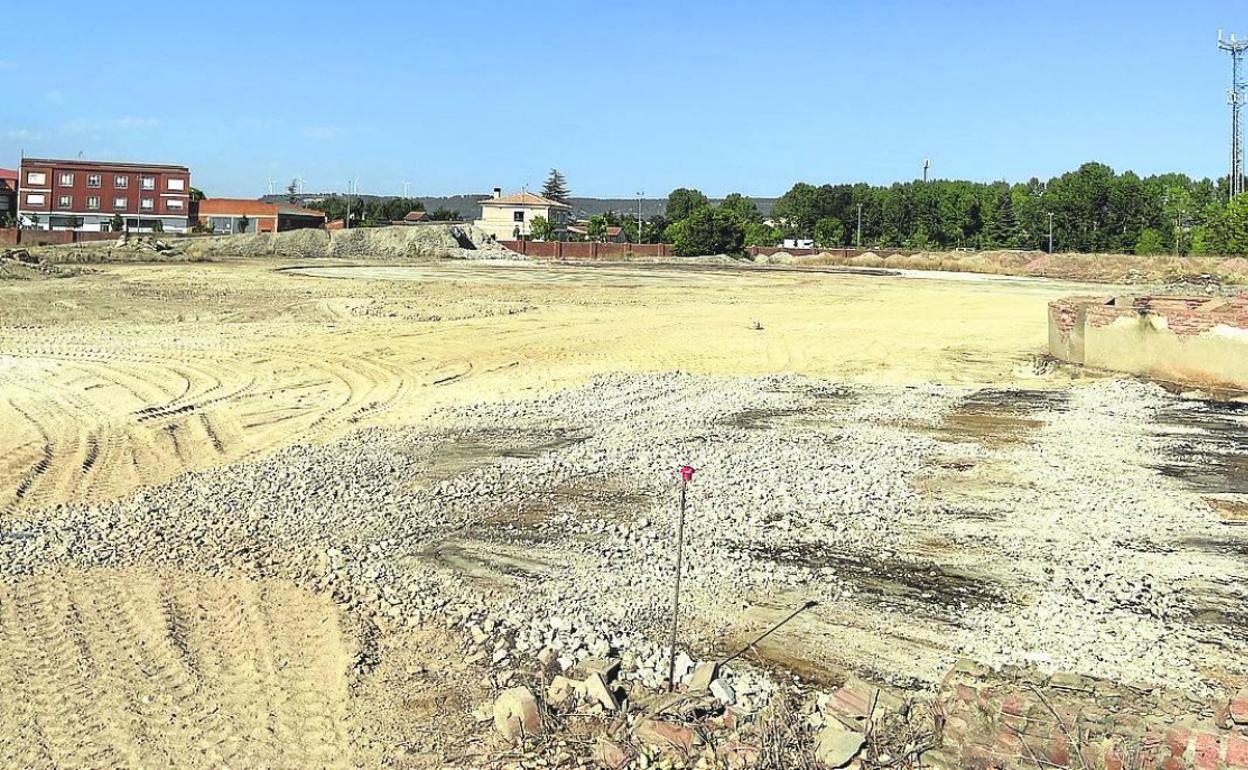 Terrenos de la azucarera de Venta de Baños libres ya de residuos. 