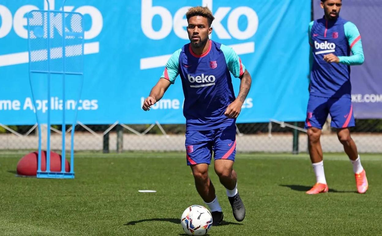 Konrad de la Fuente, durante un entrenamiento en su etapa en el FC Barcelona.