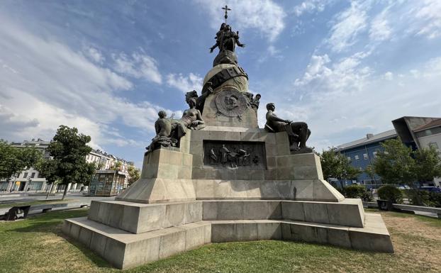 Monumento a Colón en la plaza de mismo nombre. 