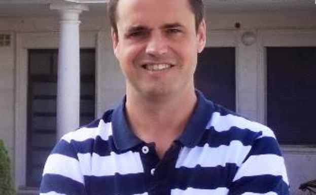El alcalde de Sanchonuño, Carlos Enrique Fuentes. 