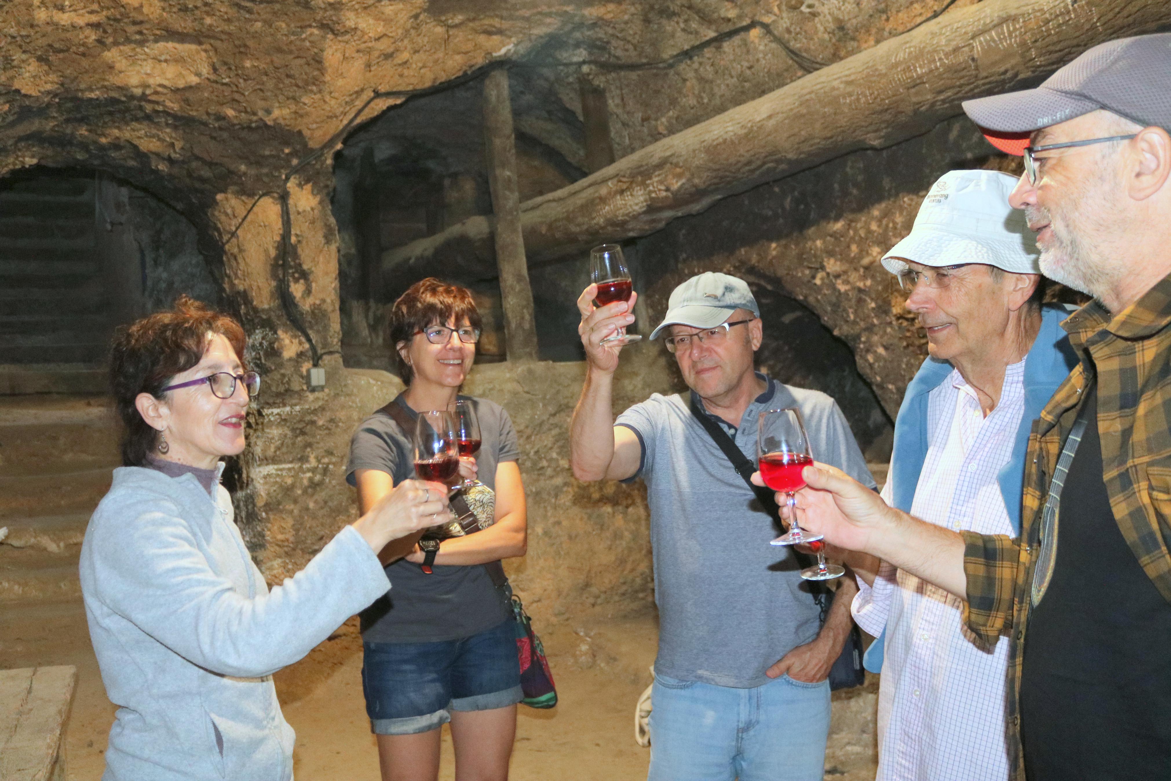 El Barrio de Bodegas de Torquemada es un reclamo turístico en la localidad
