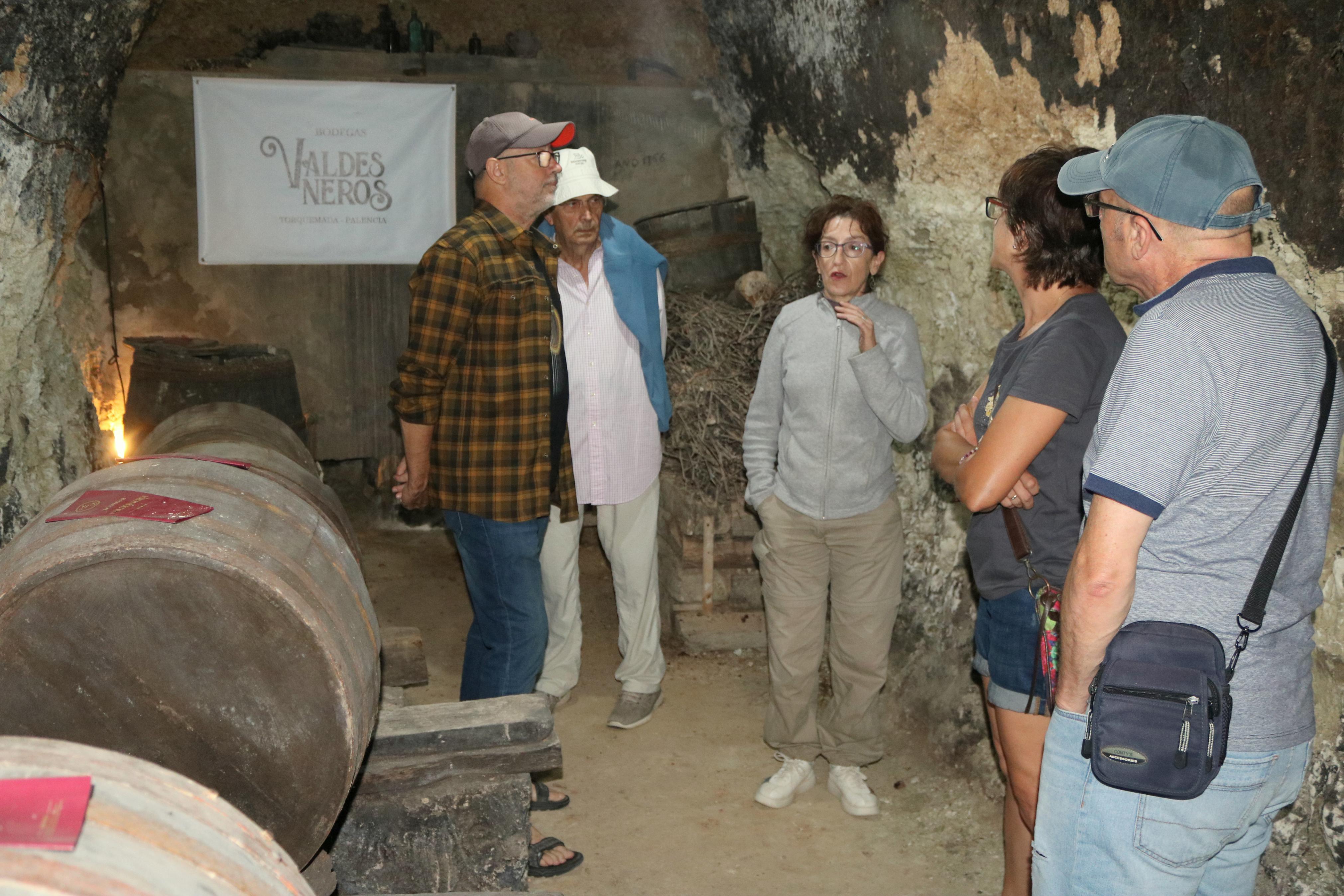 El Barrio de Bodegas de Torquemada es un reclamo turístico en la localidad