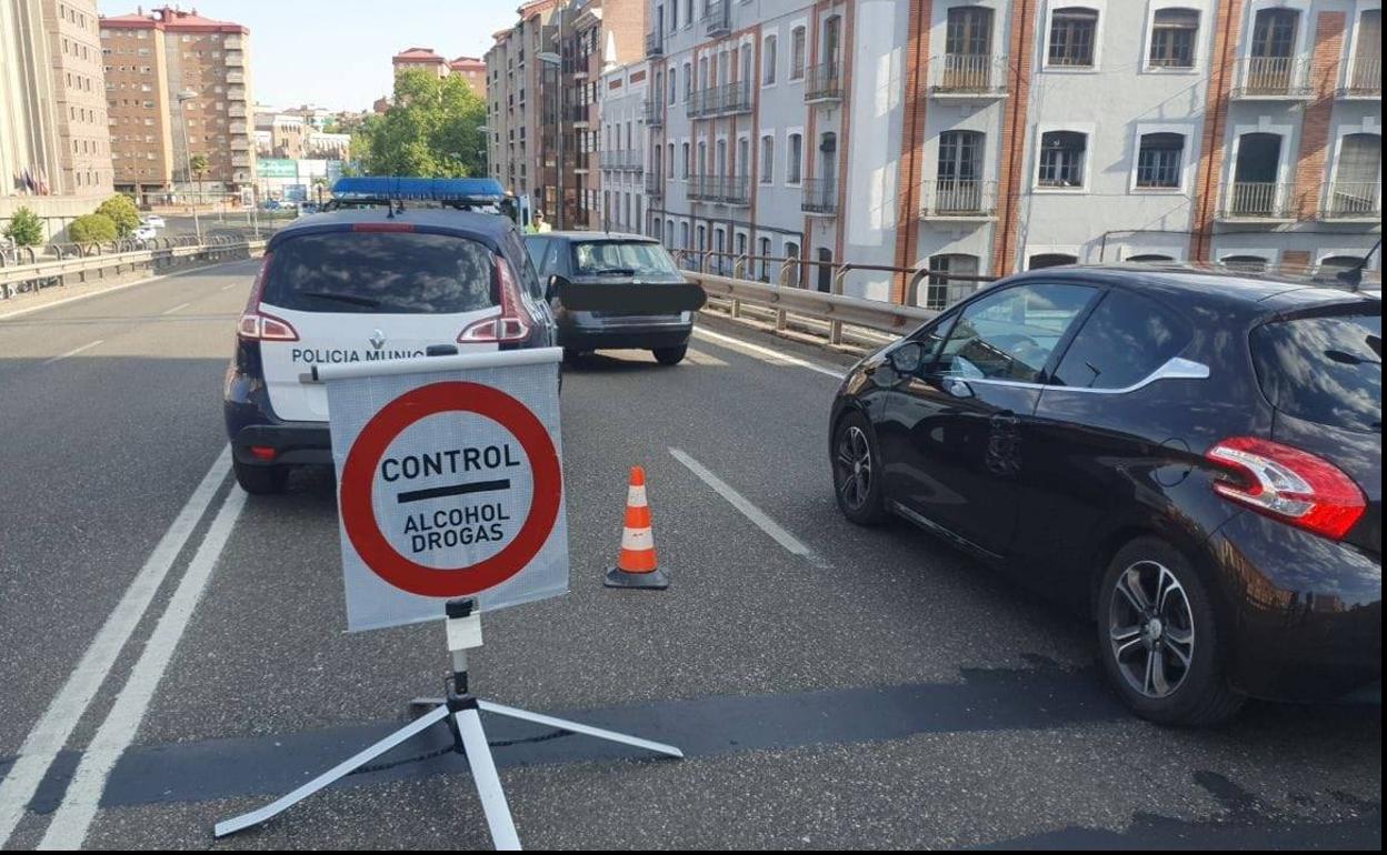 Control preventivo de la Policía Local realizado este domingo en Arco de Ladrillo.