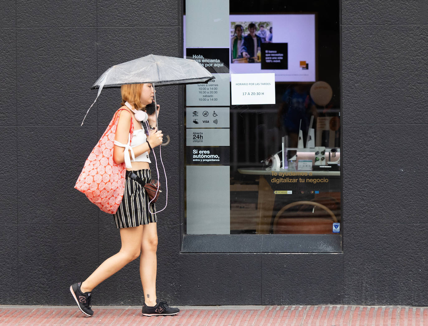 Fotos: La lluvia vuelve a aparecer en Valladolid en pleno récord de temperaturas máximas