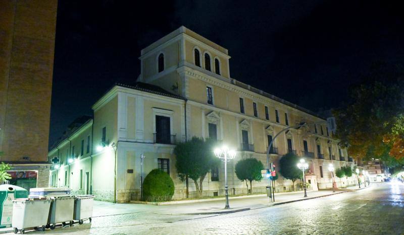 El Palacio Real, ya con la iluminación apagada.