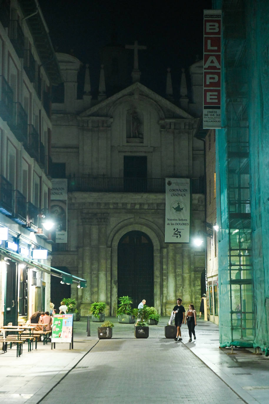 Iglesia de la Santa Vera Cruz, antes de apagarse su iluminación
