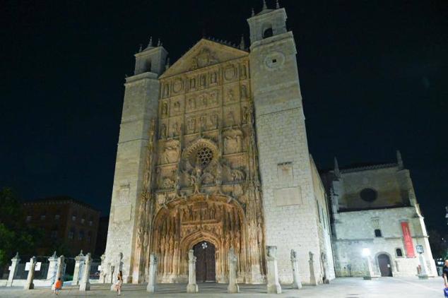La Iglesia de San Pablo, durante la noche del martes una vez que entraron en vigor las medidas de ahorro energético.