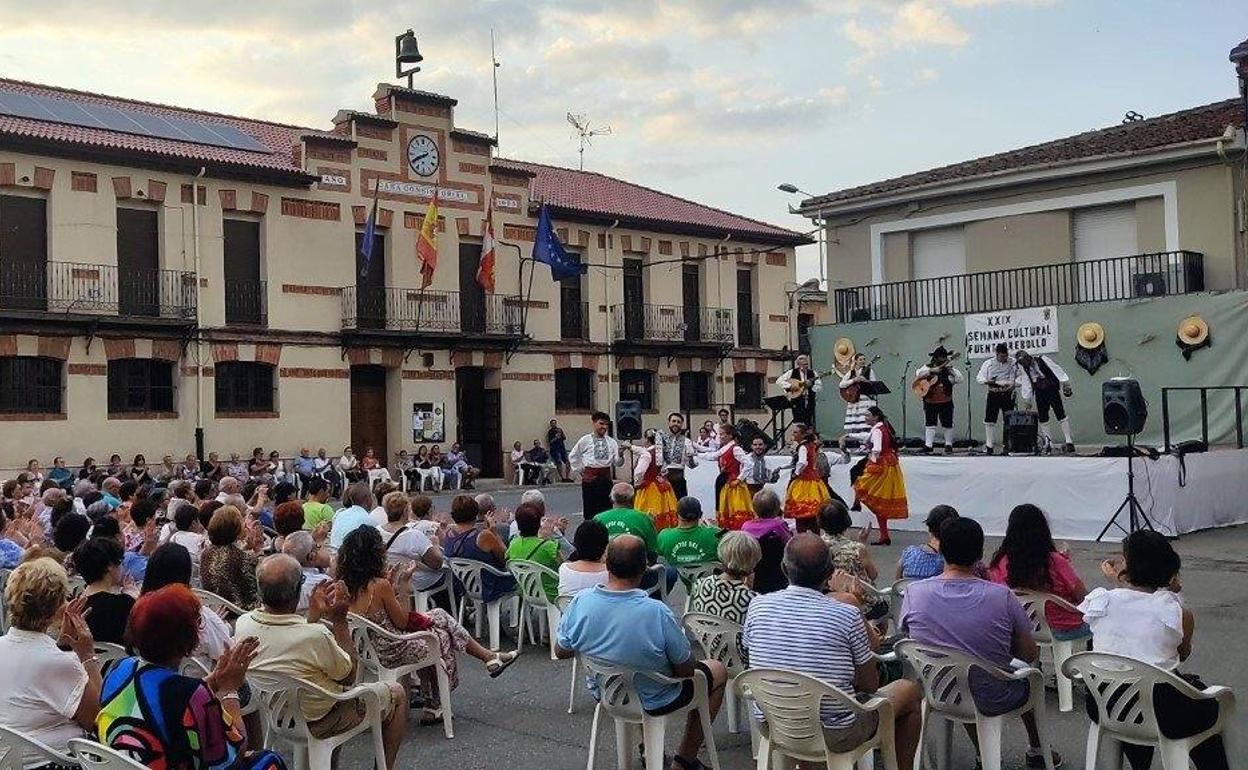 Actuación de La Esteva en Fuenterrebollo. 