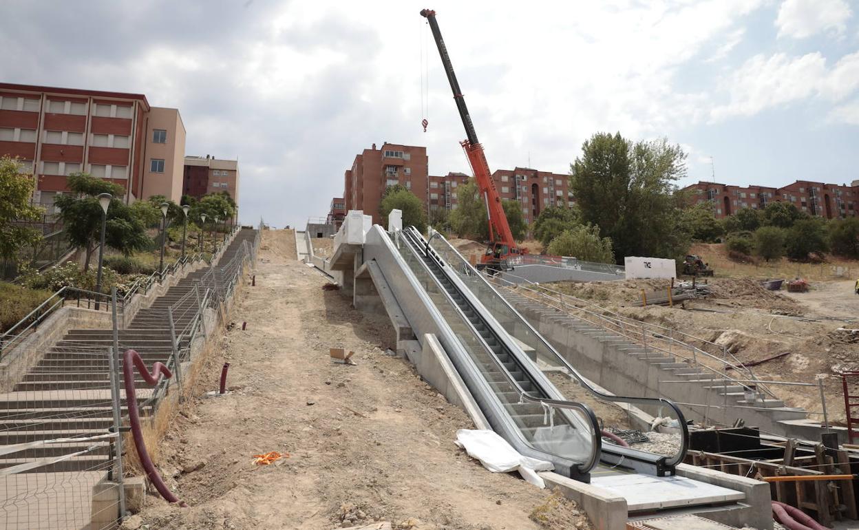 Escalera mecánica en la ladera norte de Parquesol. 