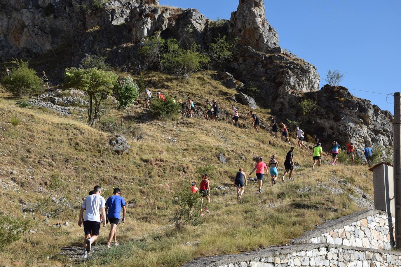 Fotos: La subida a la Cruz como apertura de las fiestas de Velilla