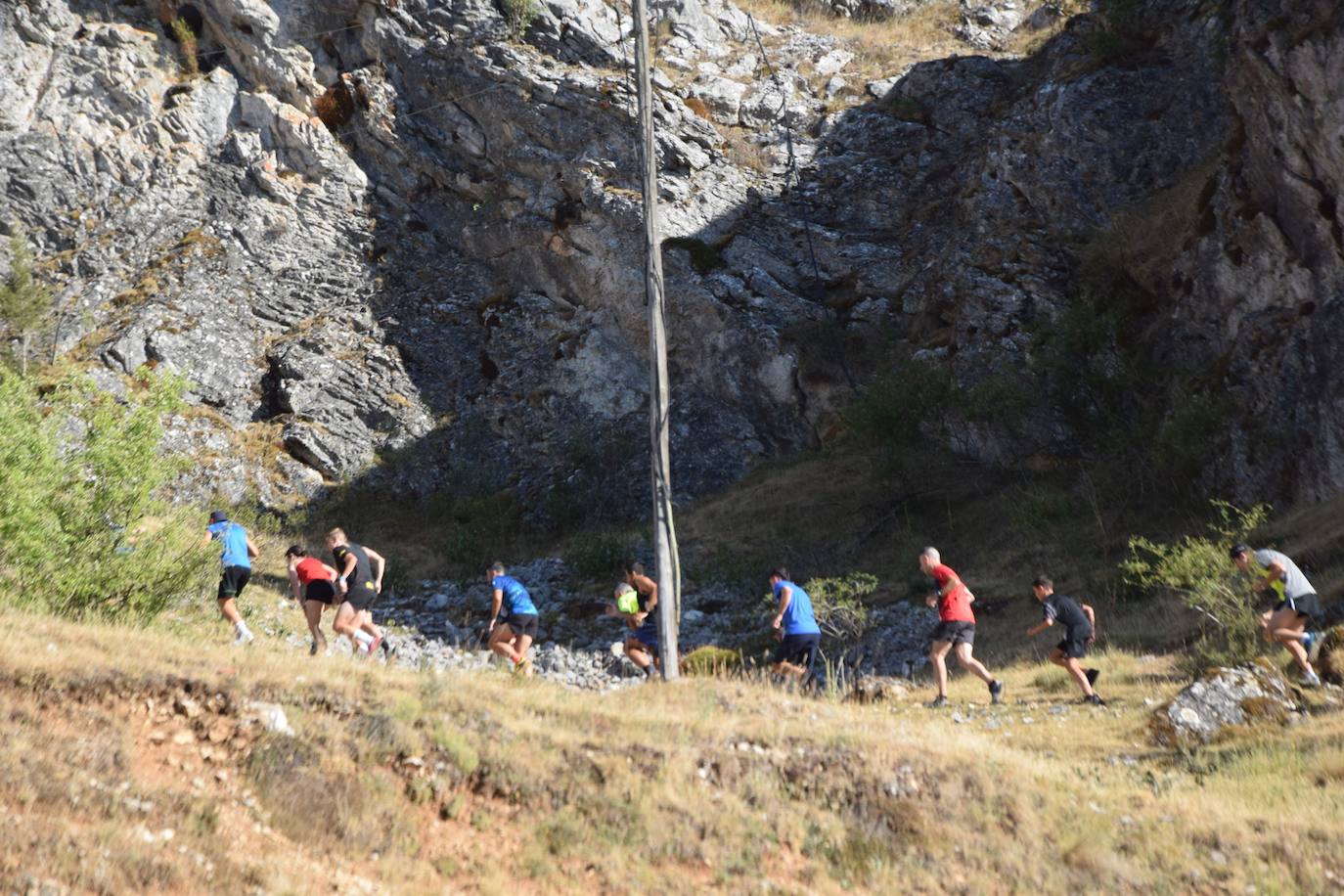 Fotos: La subida a la Cruz como apertura de las fiestas de Velilla