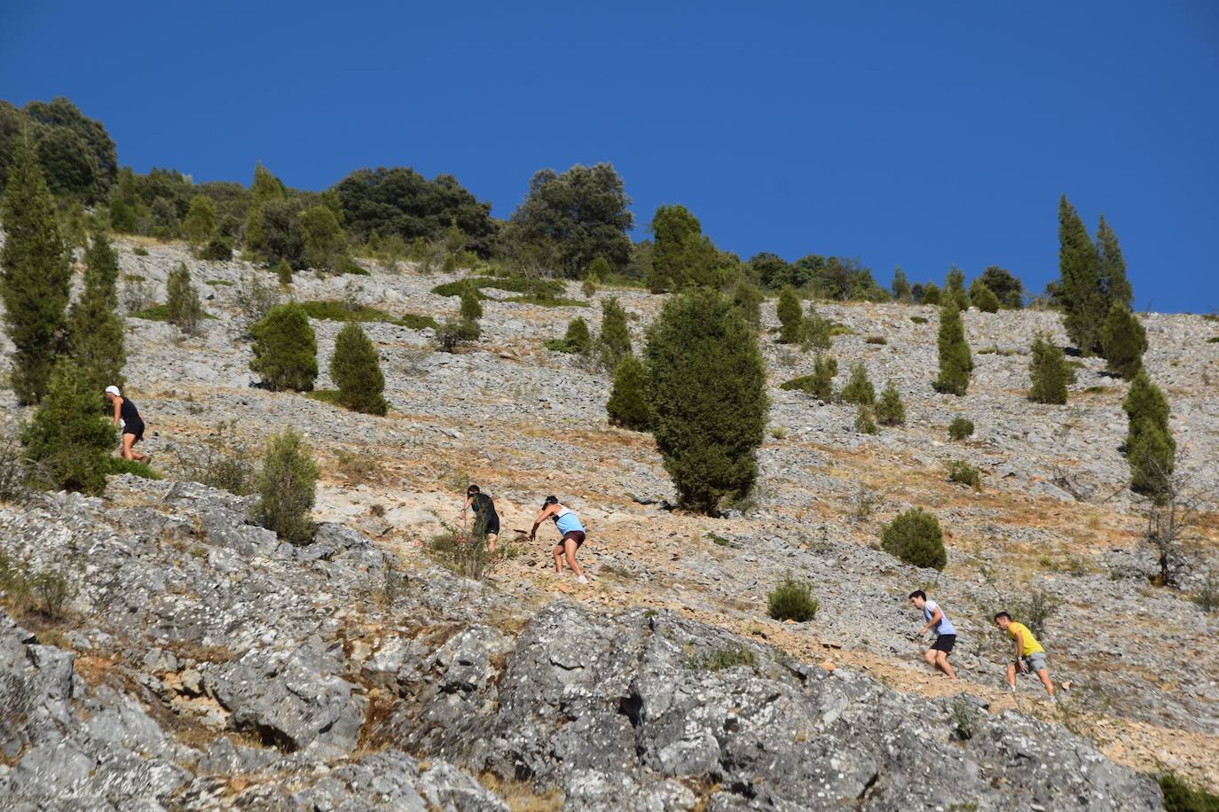 Fotos: La subida a la Cruz como apertura de las fiestas de Velilla