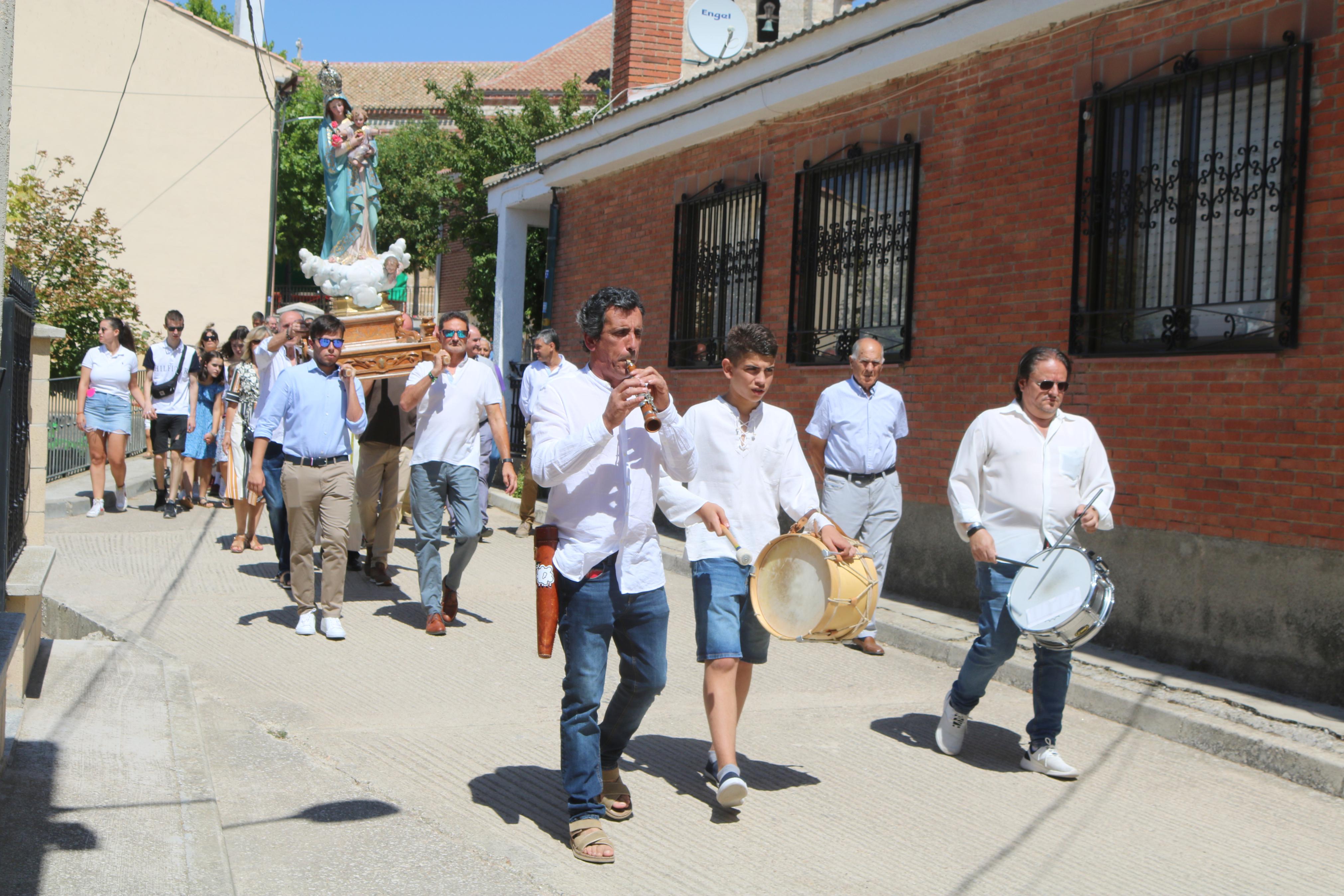 Villaconancio honra a su Patrona con la Jota de los Labradores