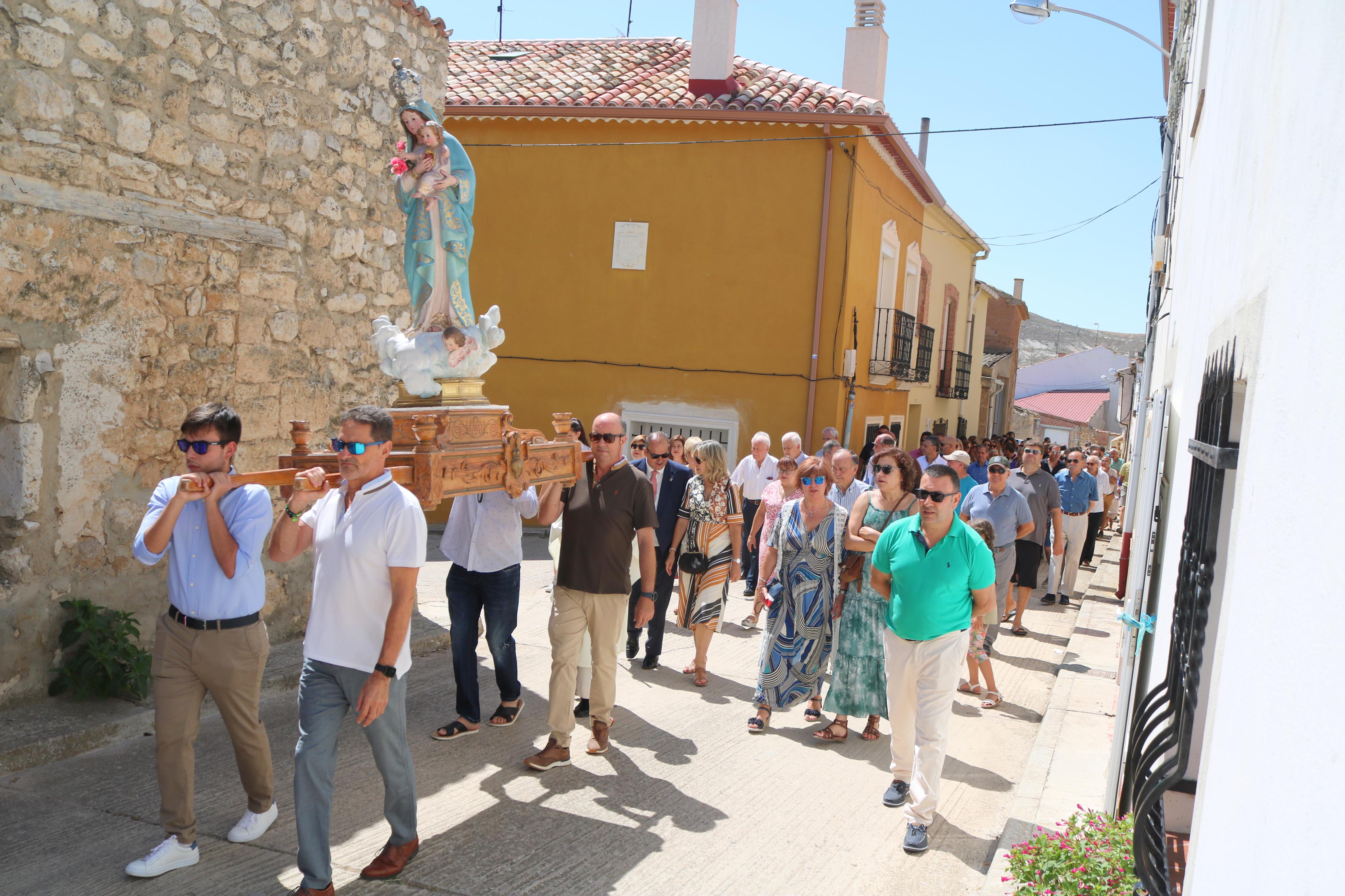 Villaconancio honra a su Patrona con la Jota de los Labradores