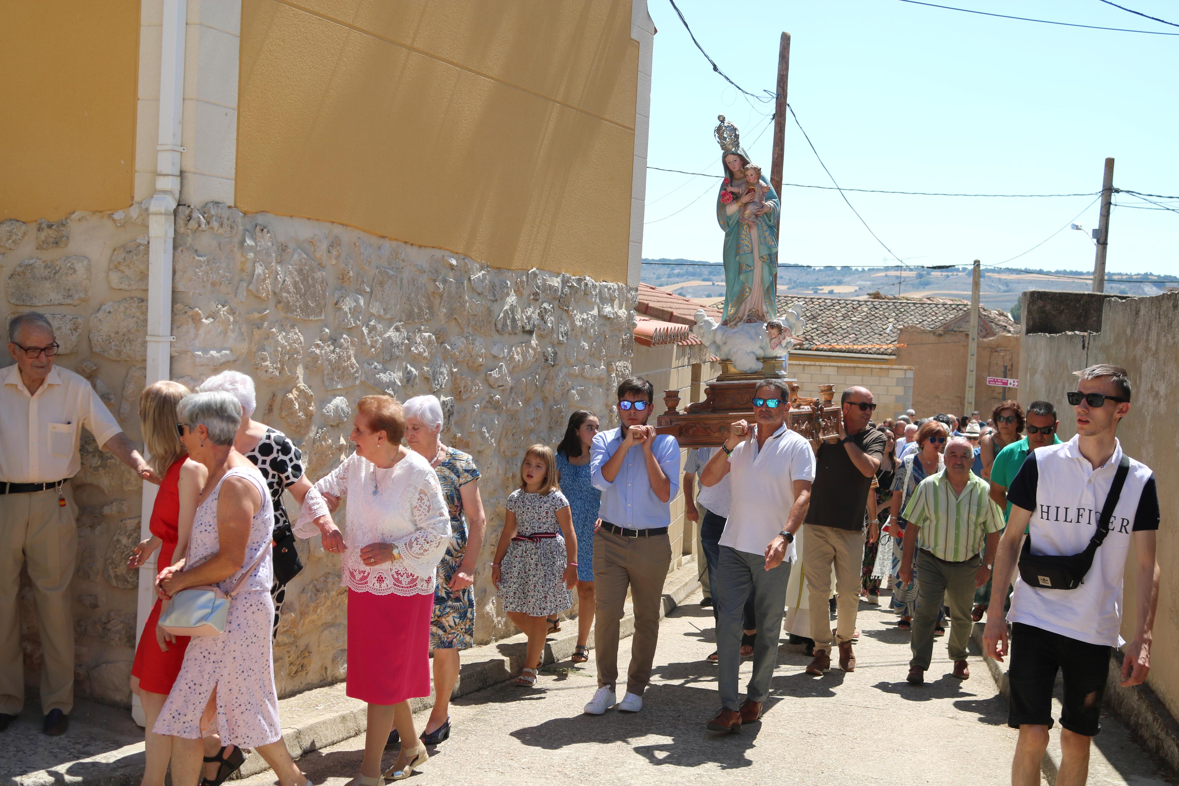 Villaconancio honra a su Patrona con la Jota de los Labradores