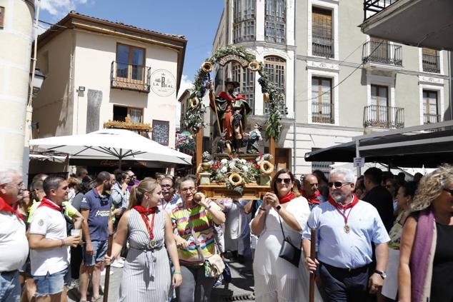 Fotos: Los vecinos de Peñafiel honran a San Roque