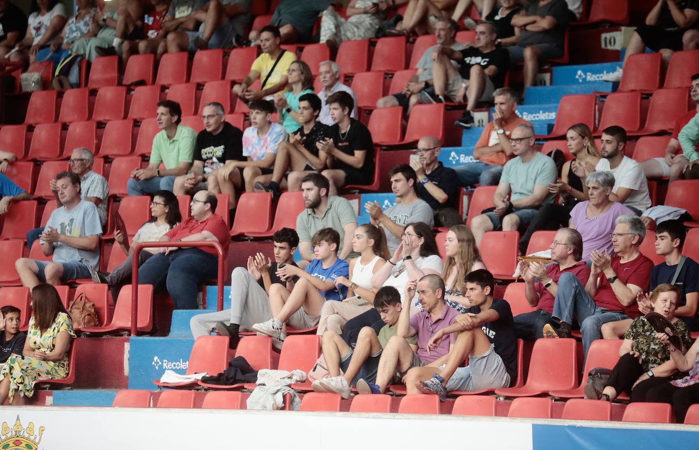 Fotos: El partido amistoso entre el Recoletas y El Haly