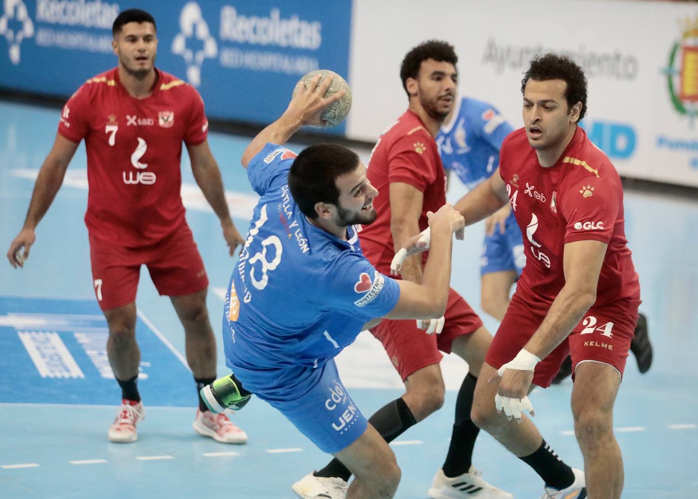 Fotos: El partido amistoso entre el Recoletas y El Haly