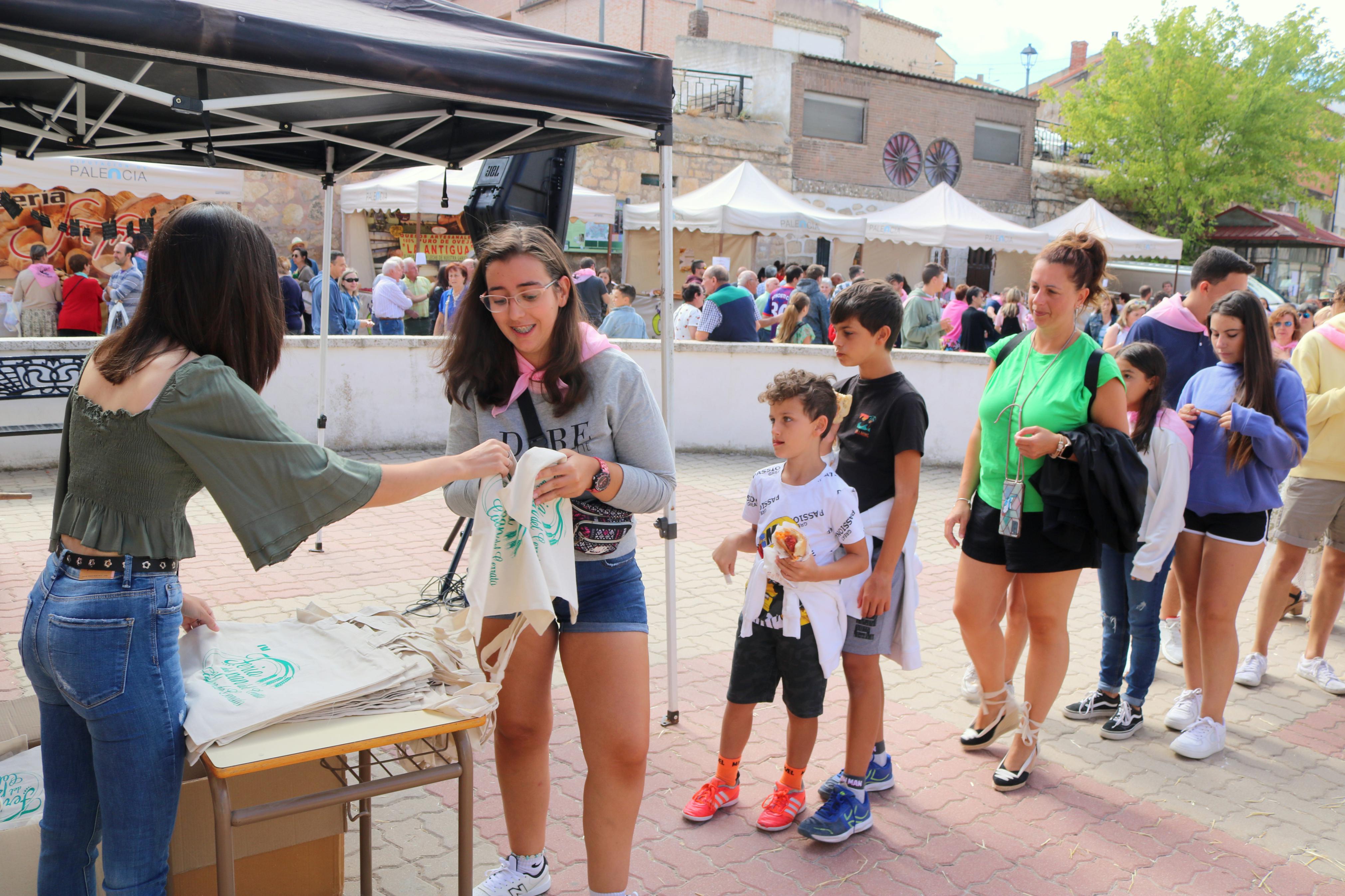 Vecinos y visitantes se volcaron con la Feria del Pan celebrada en Cobos de Cerrato