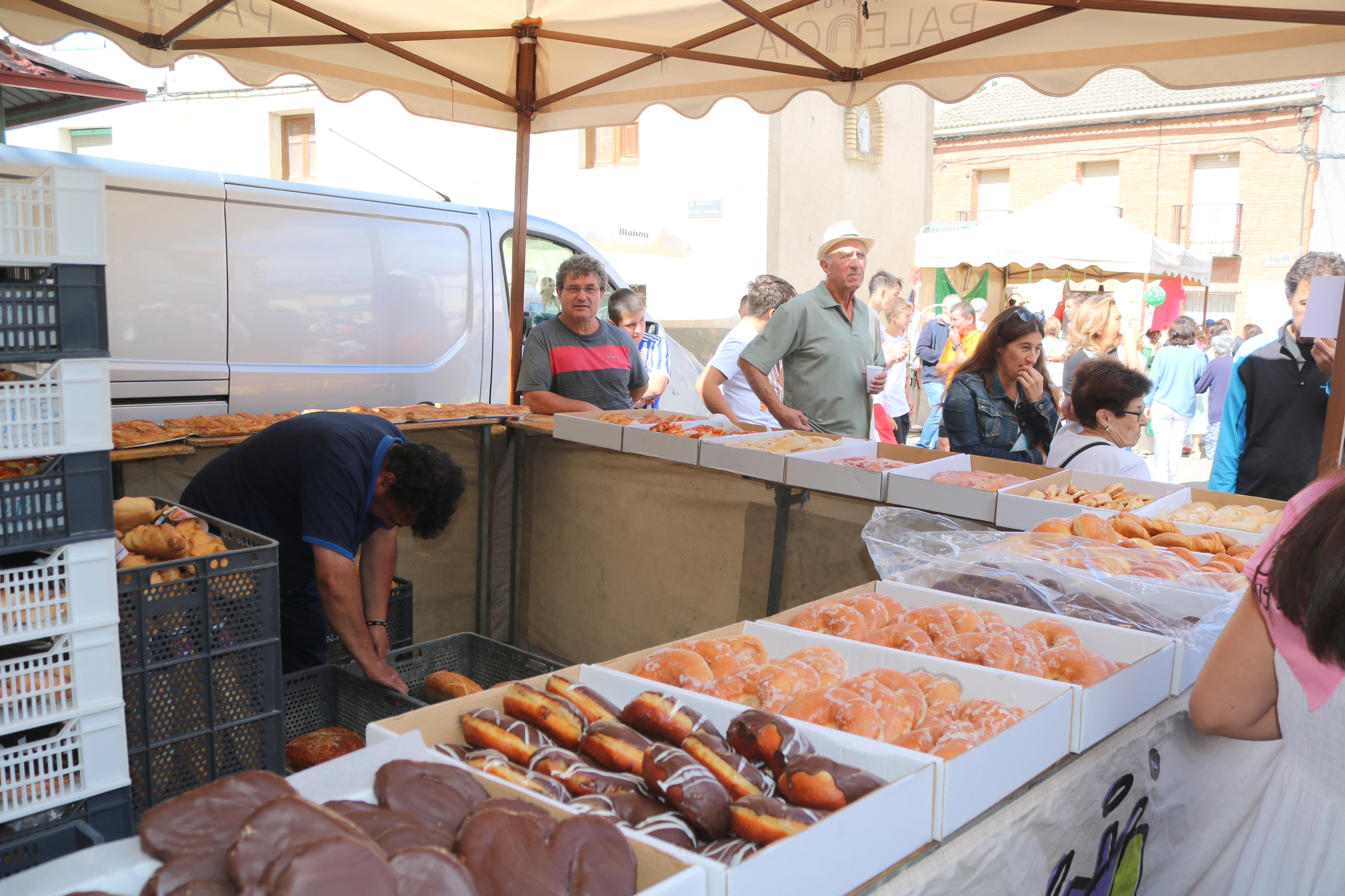 Vecinos y visitantes se volcaron con la Feria del Pan celebrada en Cobos de Cerrato