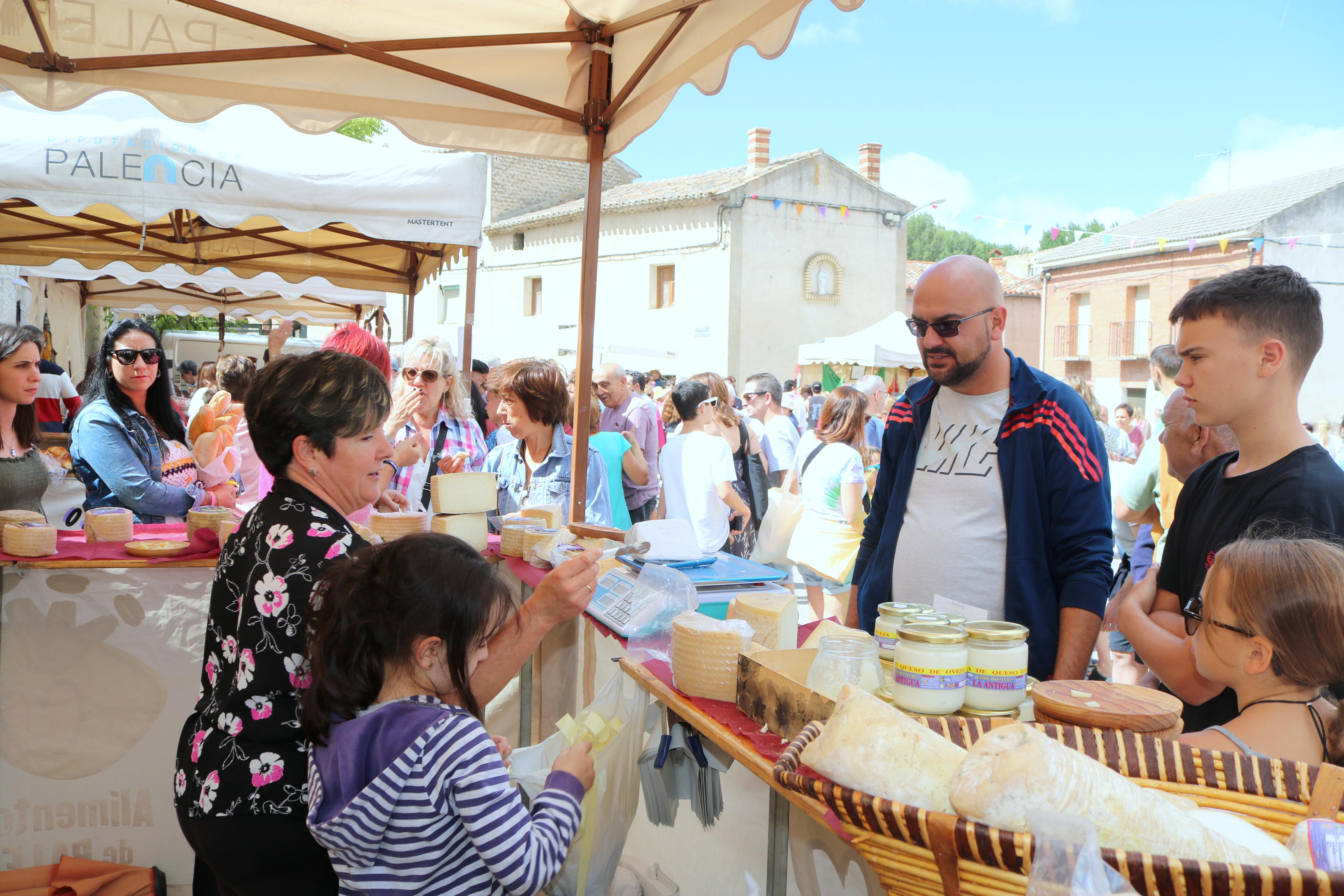 Vecinos y visitantes se volcaron con la Feria del Pan celebrada en Cobos de Cerrato