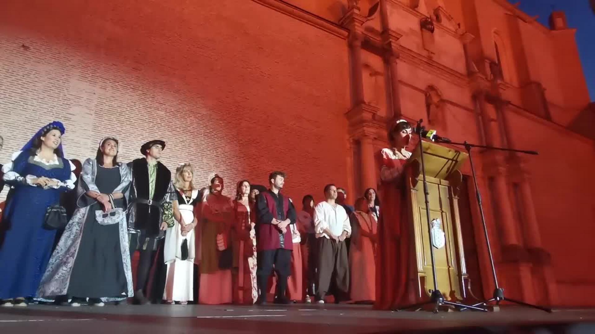 La actriz y periodista María Negro, nombrada «Aposentadora Mayor», dio el pregón inaugural