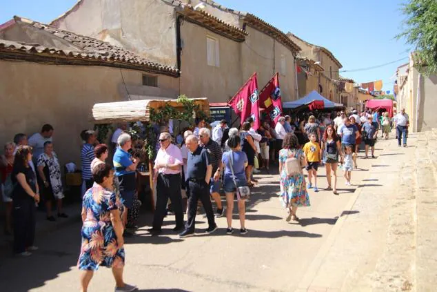 Fotos: Tordehumos celebra la vigésimo segunda edición de su popular Mercado Artesanal