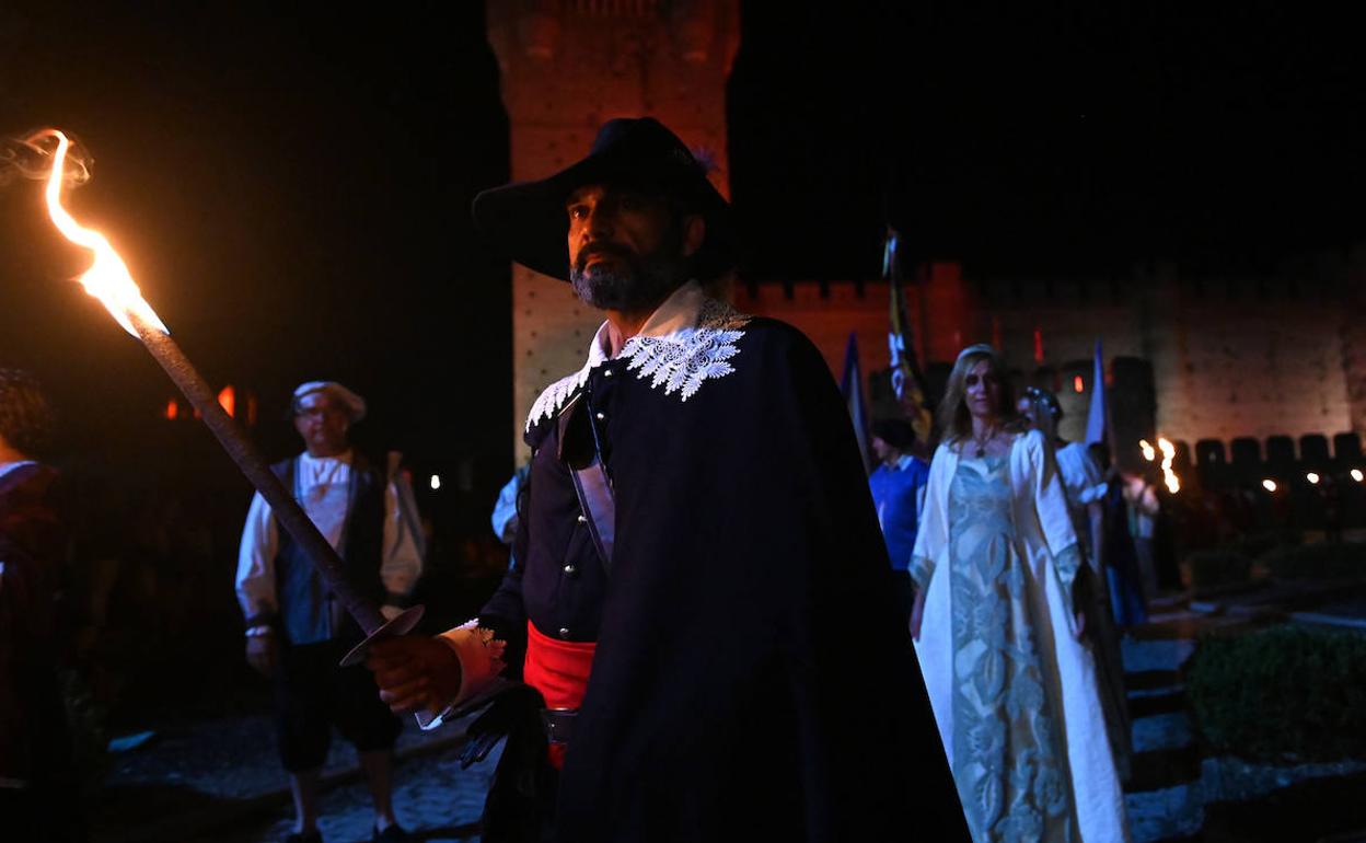 Un momento de la recreación de la Quema de Medina celebrada durante la noche del sábado.