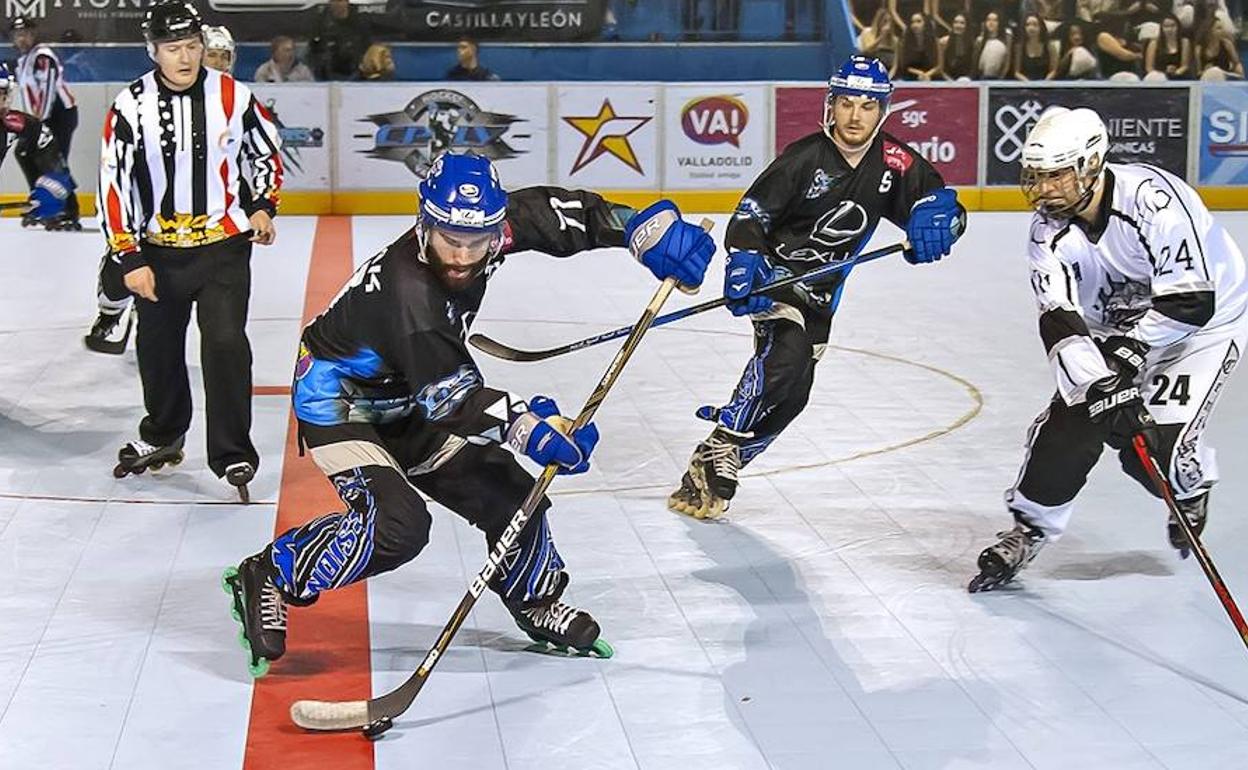 Kyle Novak, con el disco controlado. 