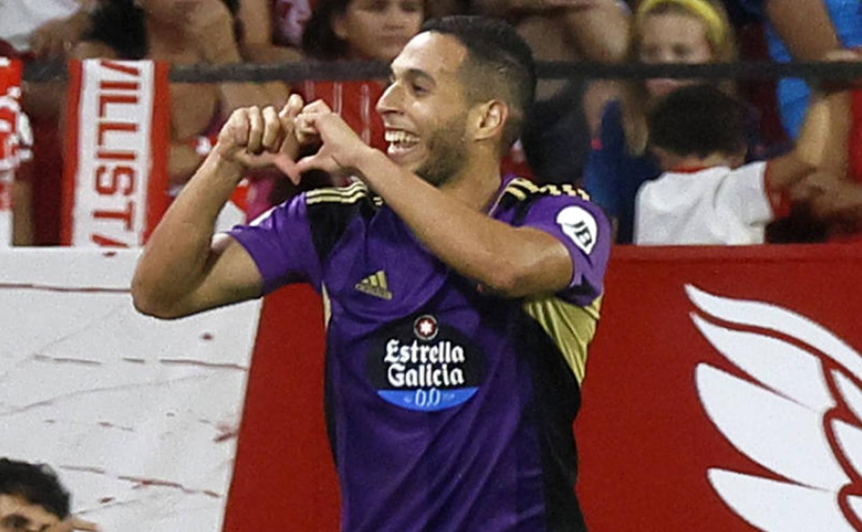 Anuar celebra su gol con el Real Valladolid en Sevilla. 