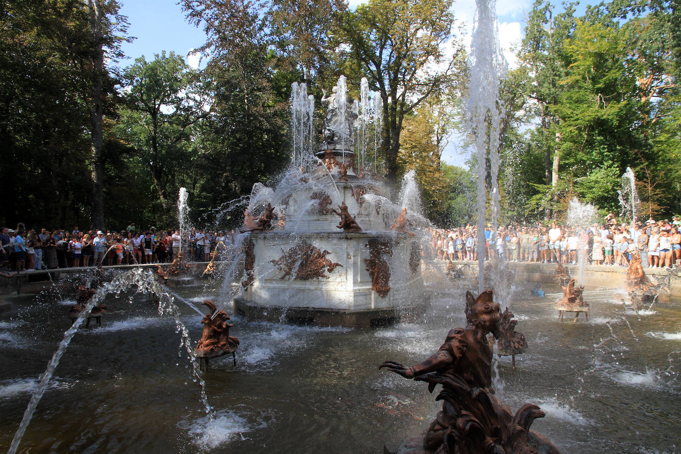 Espectáculo de las fuentes de La Granja con motivo de San Luis.