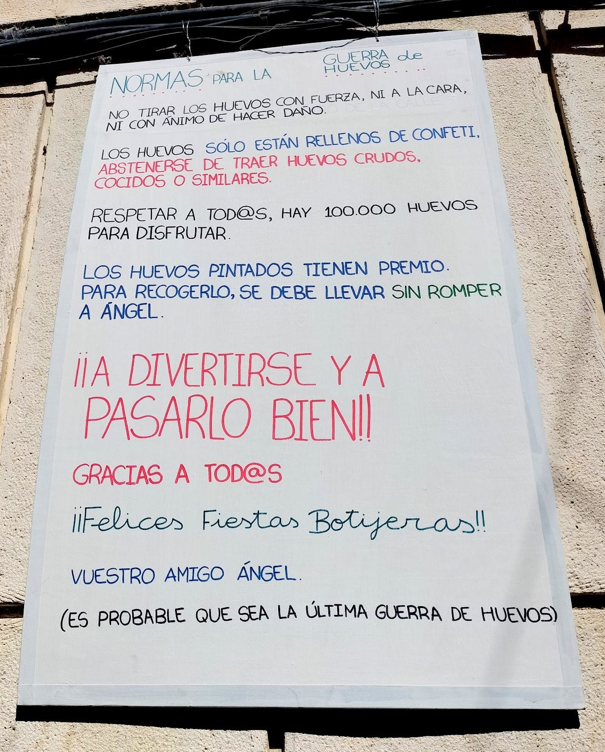Dueñas vivió una batalla campal con su particular 'guerra de huevos'