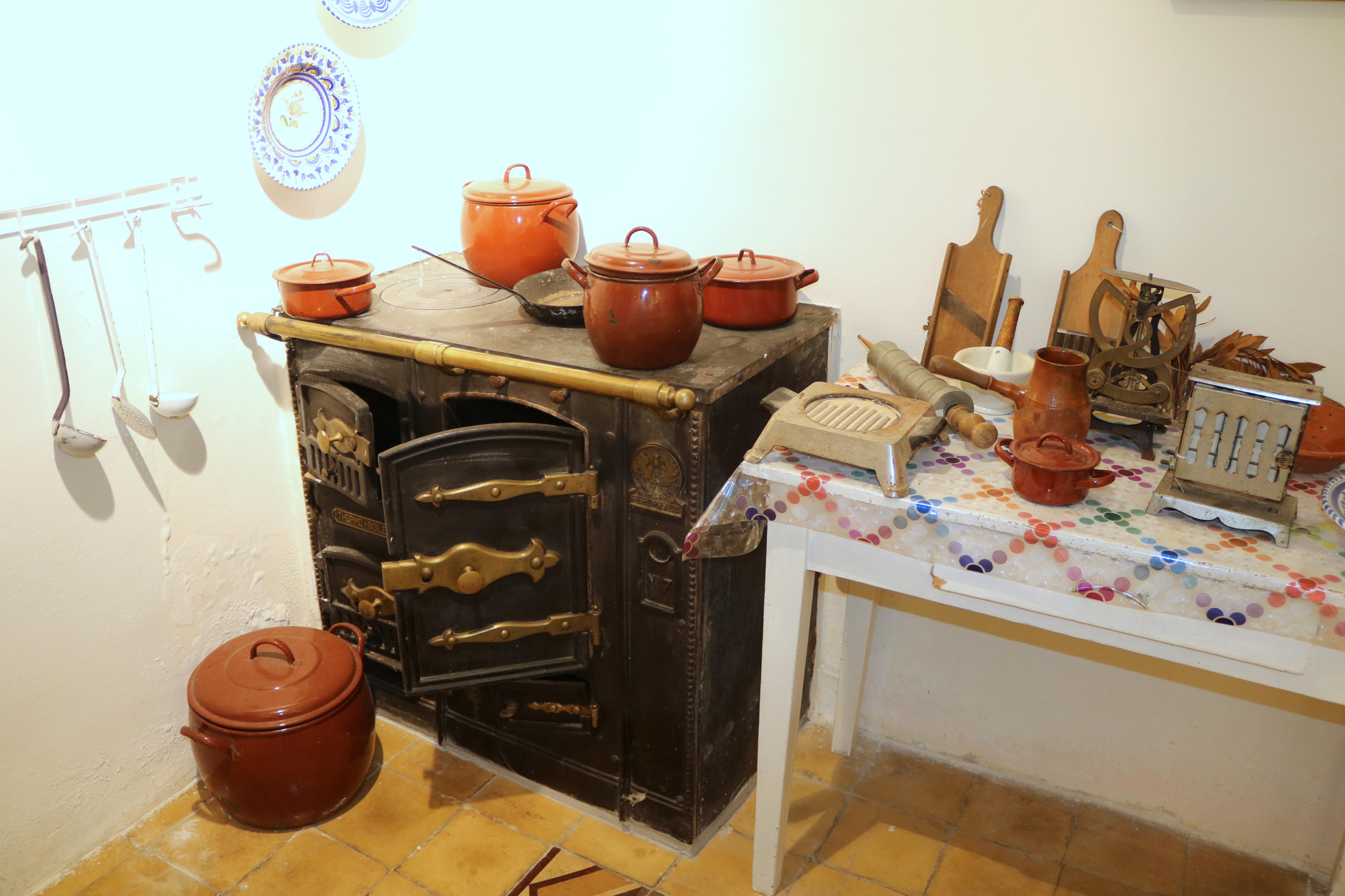 Vecinos y visitantes llenan los pases de las visitas teatralizadas por Torquemada