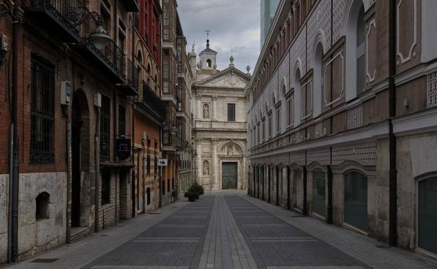 La iglesia de las Angustias, oculta desde la calle Alonso Berruguete, en una imagen durante el confinamiento 