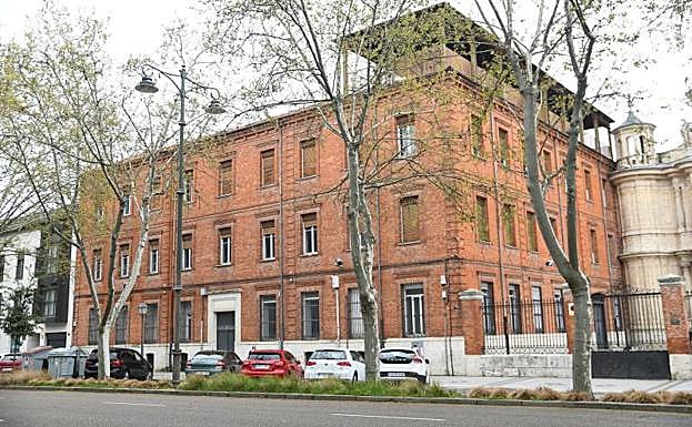 Denunciado en Valladolid por conducir ebrio, con una navaja en el coche y la ITV caducada