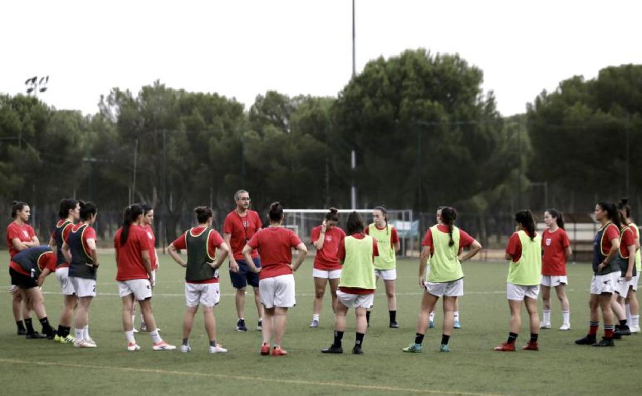 Equipo de fútbol femenino de Simancas en una imagen de archivo. 