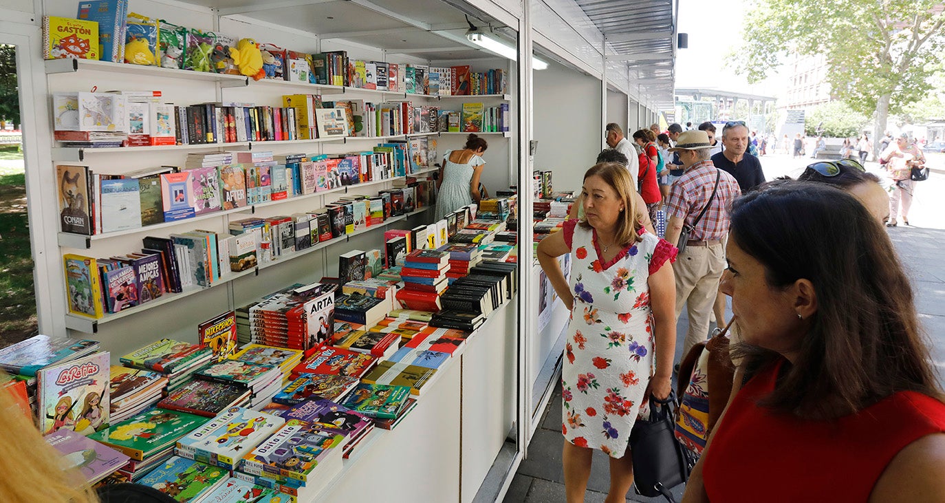 El parque del Salón se enriquece con la Feria del Libro