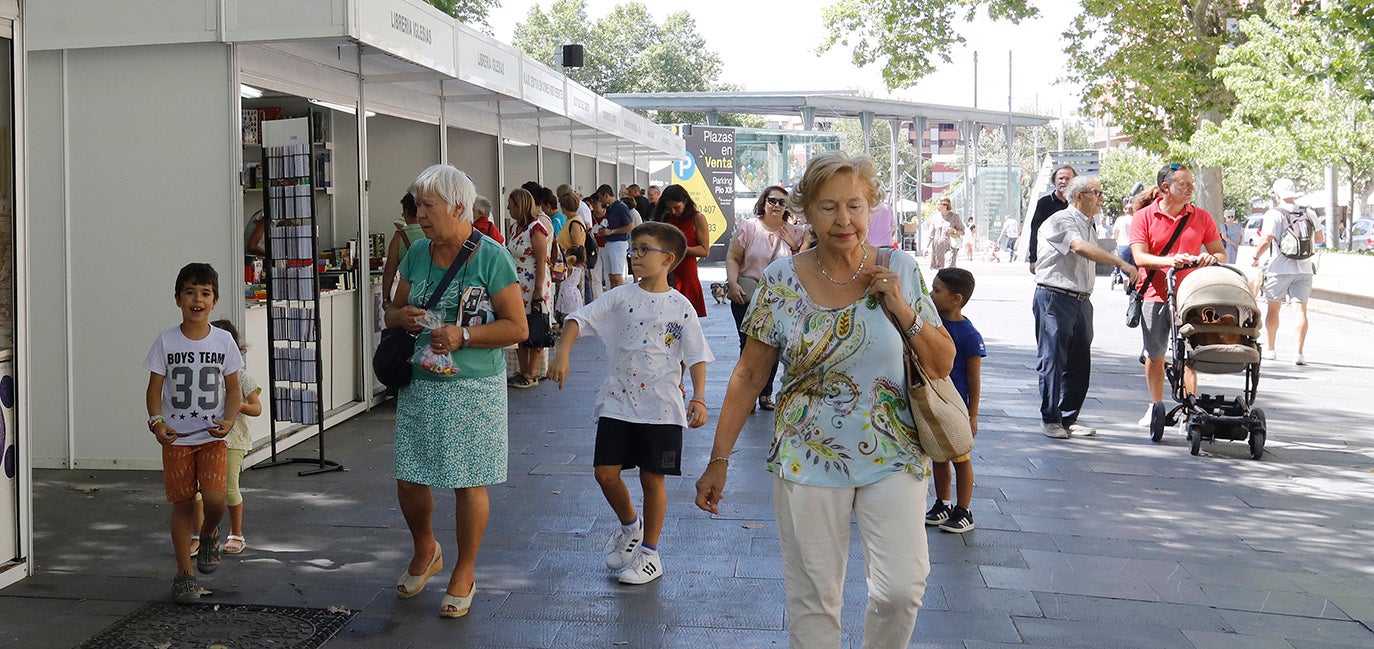 El parque del Salón se enriquece con la Feria del Libro